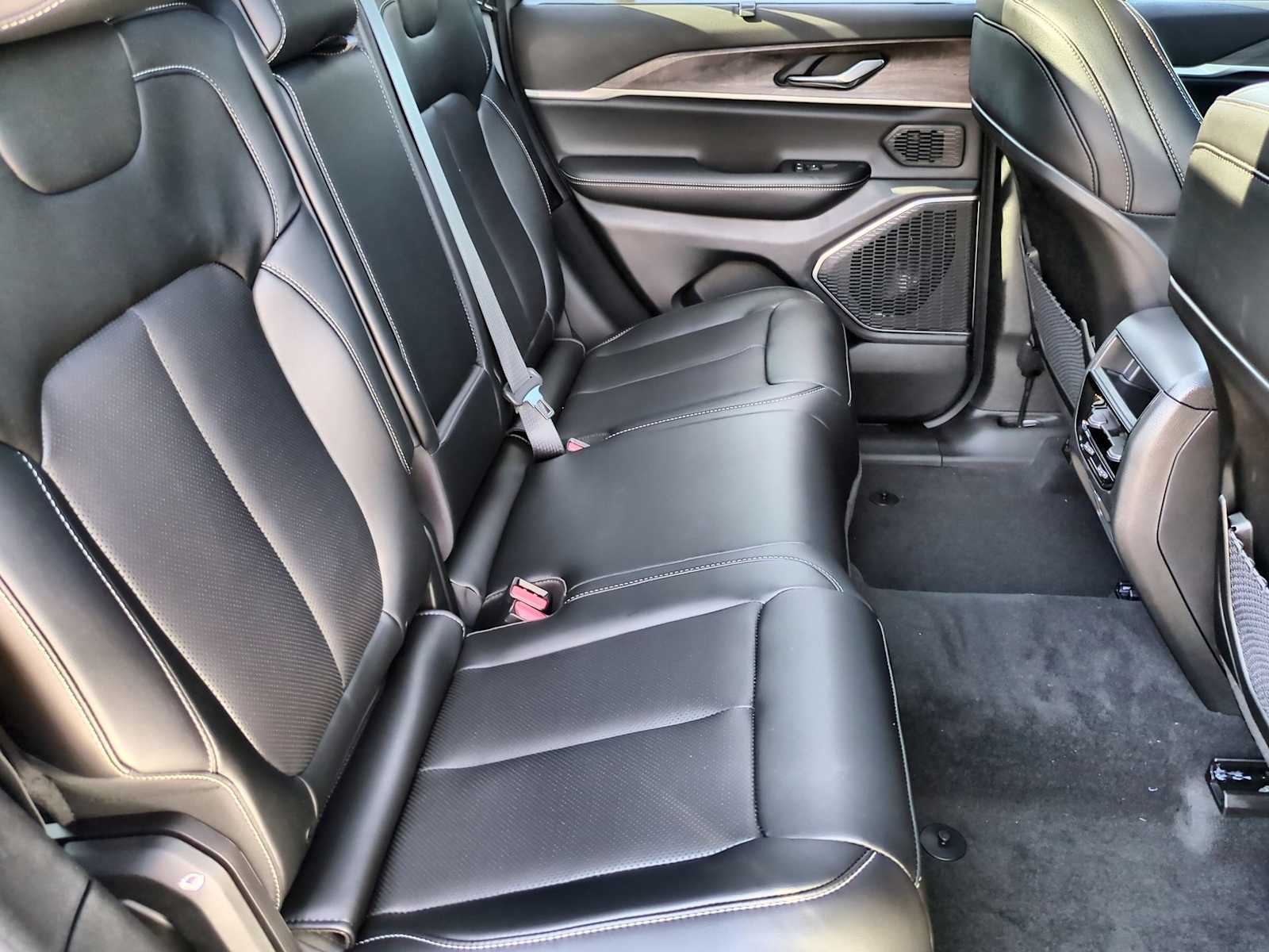 Thumbnail: 2025 Jeep Grand Cherokee - 22
