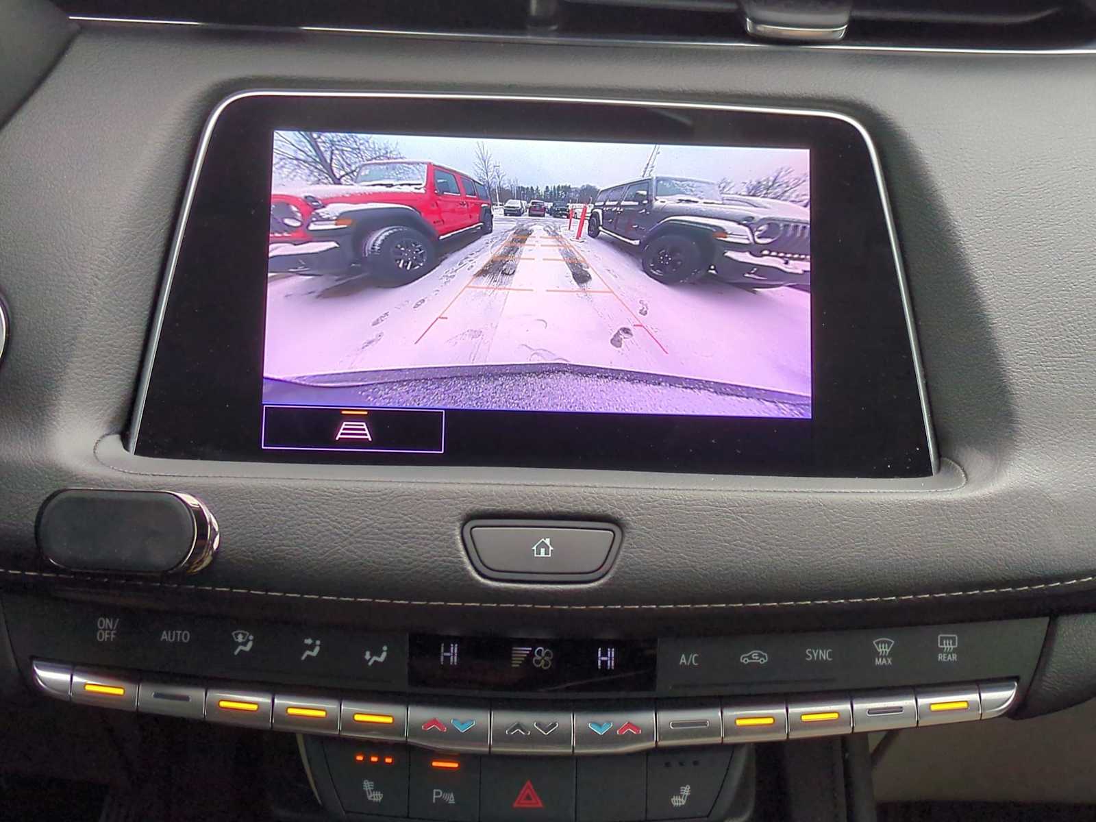 Thumbnail: 2022 Cadillac XT4 - 29