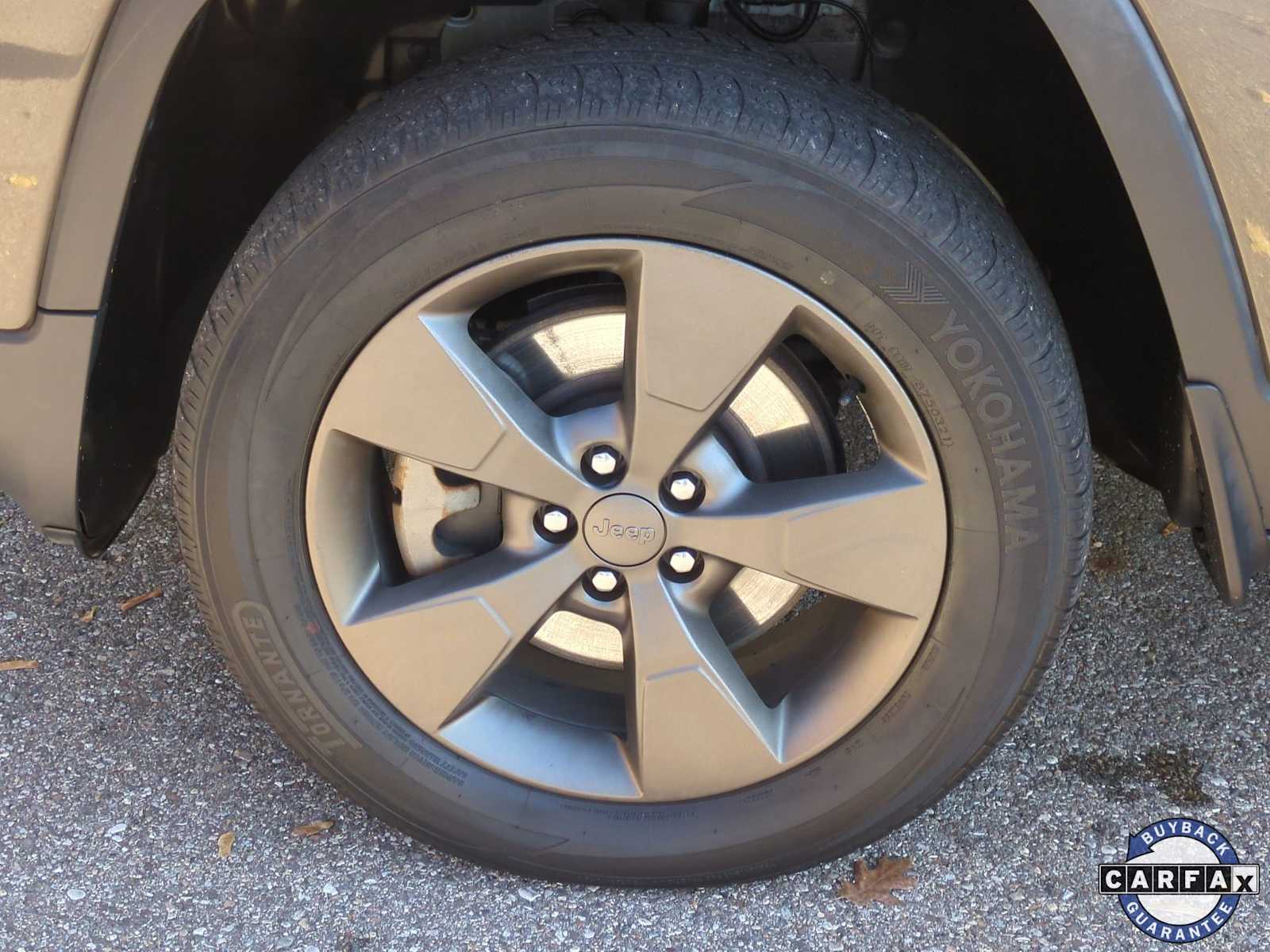 Thumbnail: 2016 Jeep Cherokee - 14