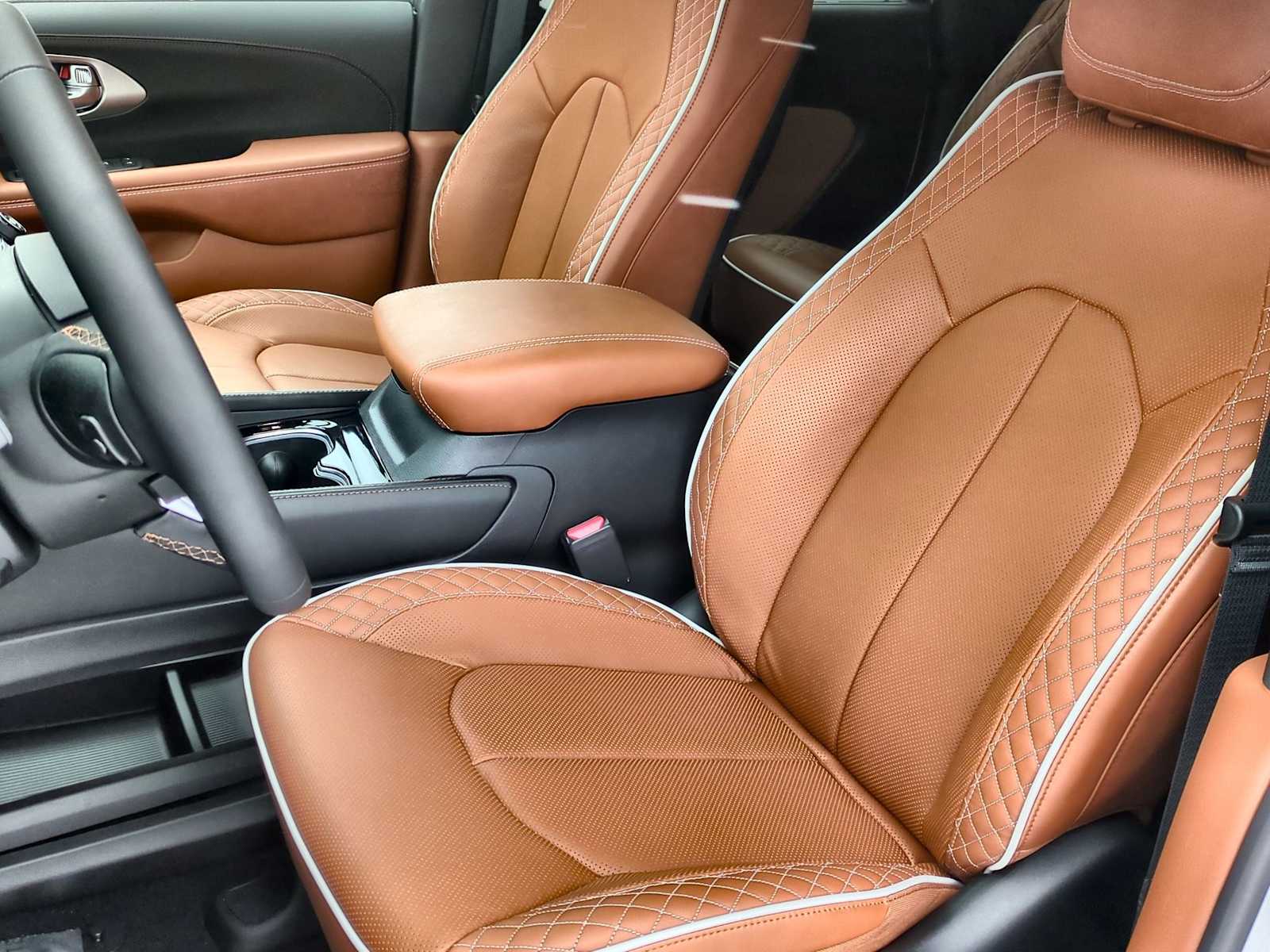 Thumbnail: 2026 Chrysler Pacifica - 16