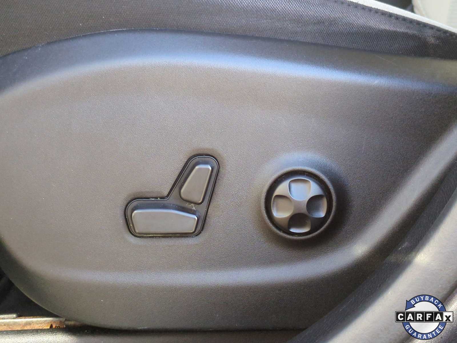 Thumbnail: 2016 Jeep Cherokee - 17