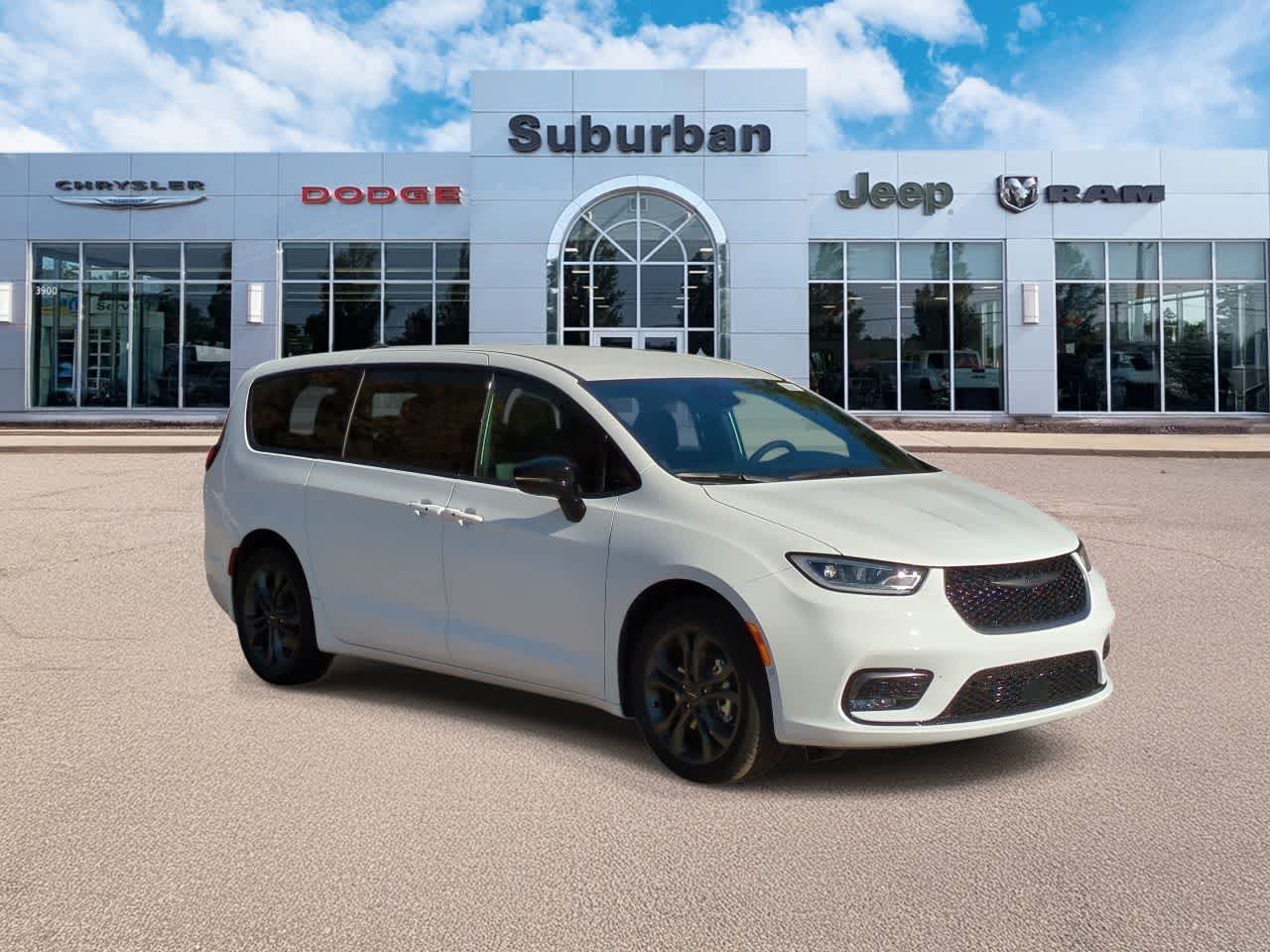 Thumbnail: 2026 Chrysler Pacifica - 2