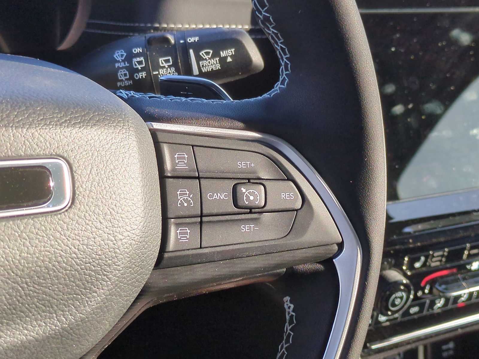 Thumbnail: 2025 Jeep Grand Cherokee - 24