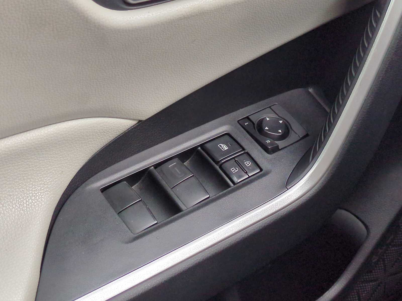 Thumbnail: 2020 Toyota RAV4 - 39