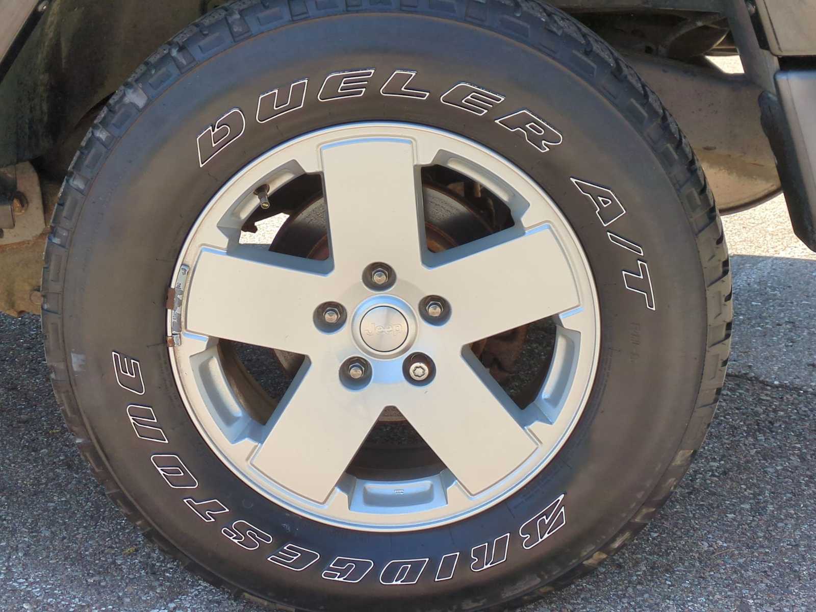 Thumbnail: 2012 Jeep Wrangler - 14