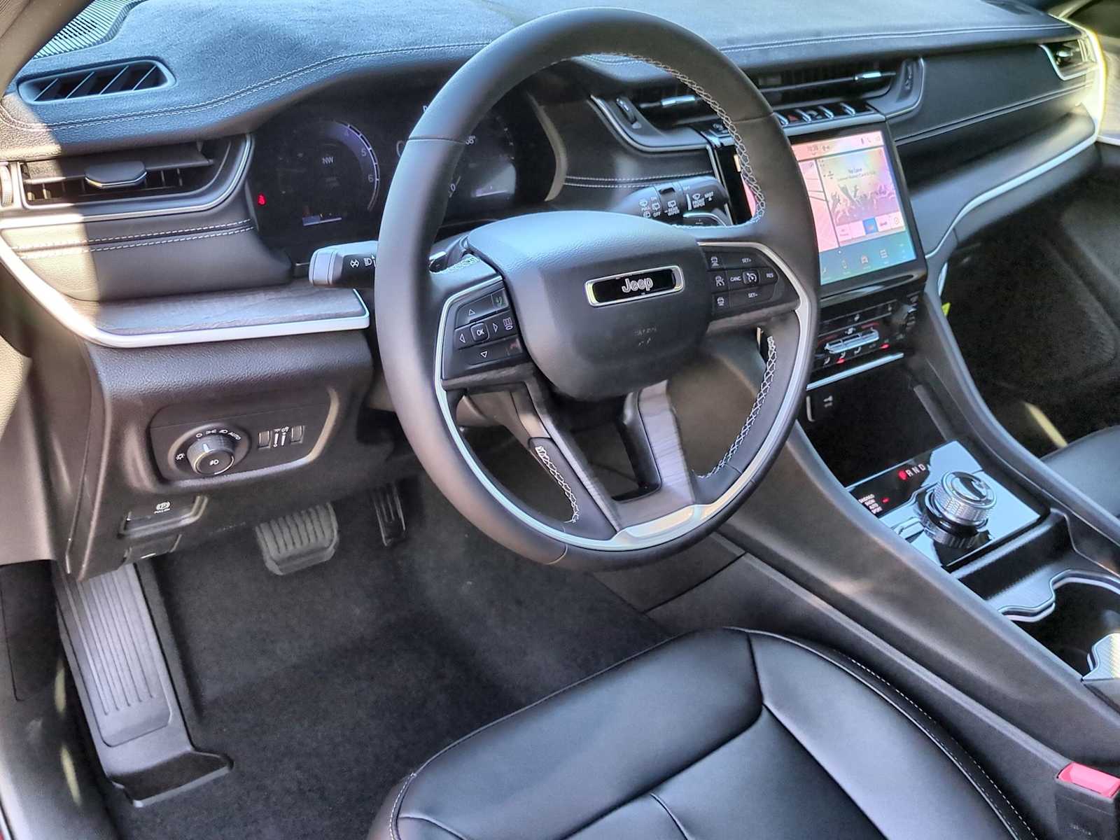 Thumbnail: 2025 Jeep Grand Cherokee - 10