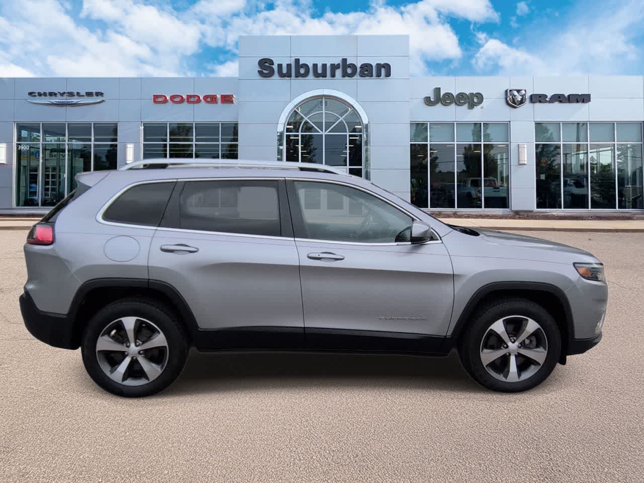 Thumbnail: 2020 Jeep Cherokee - 9