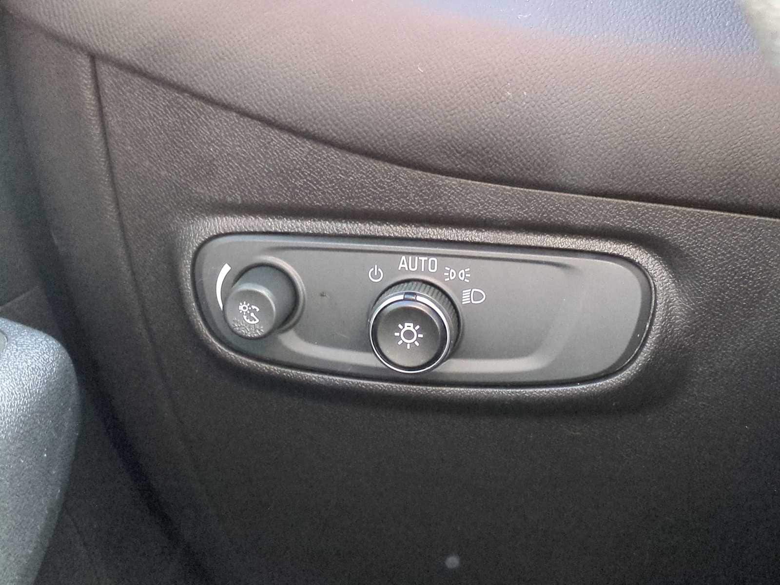 Thumbnail: 2020 Chevrolet Equinox - 35