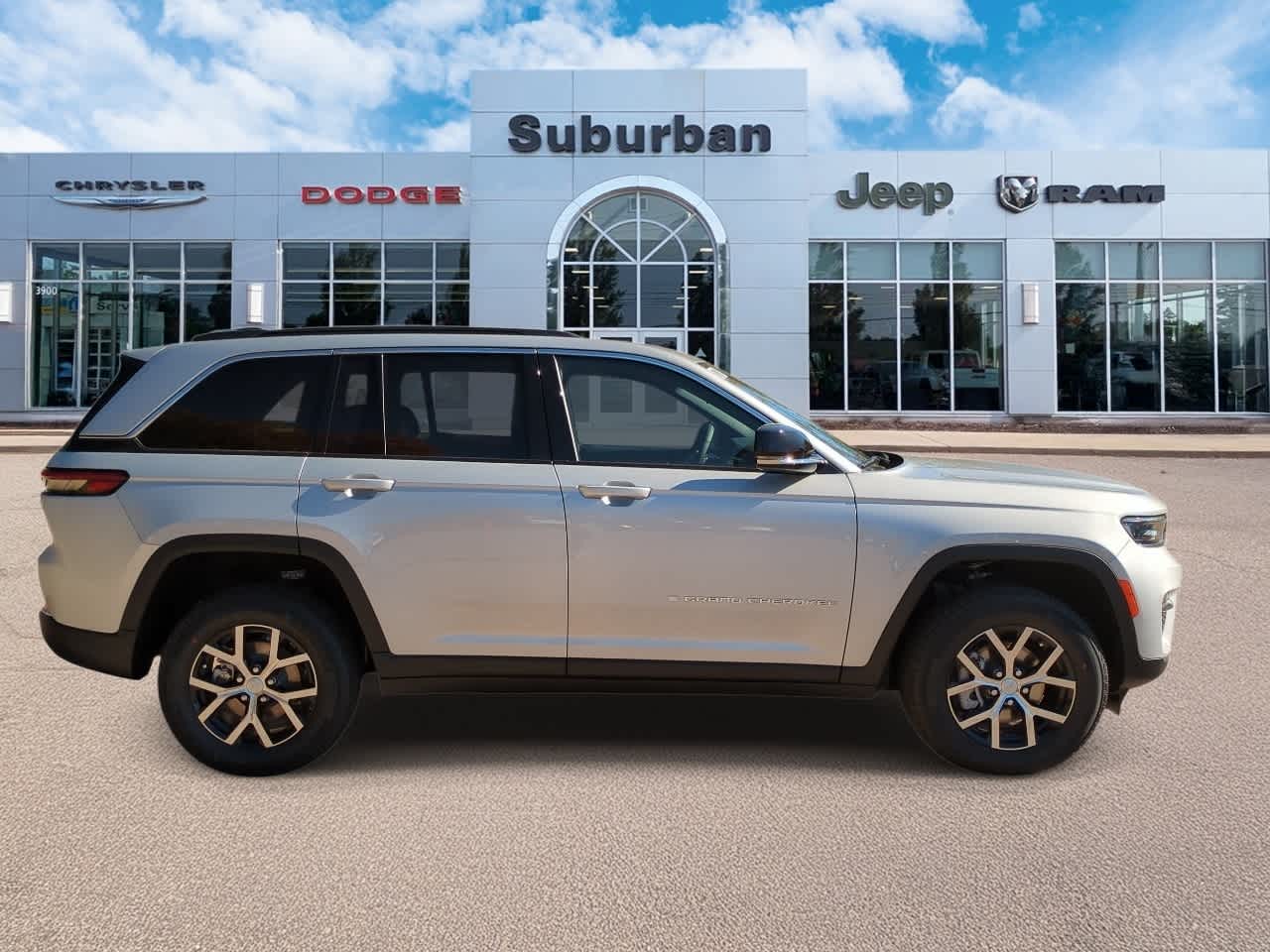 Thumbnail: 2025 Jeep Grand Cherokee - 9