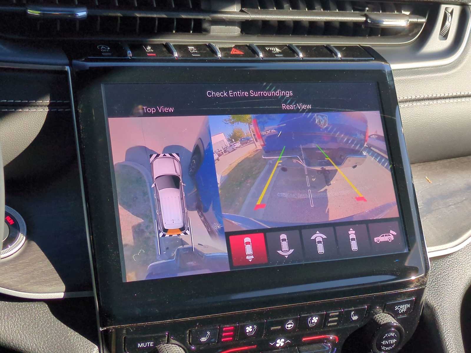 Thumbnail: 2025 Jeep Grand Cherokee - 31