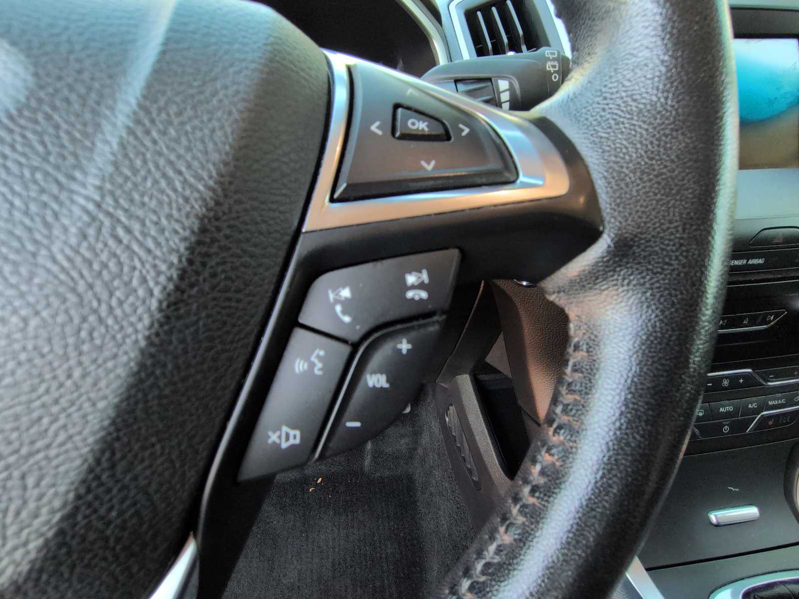 Thumbnail: 2018 Ford Edge - 25