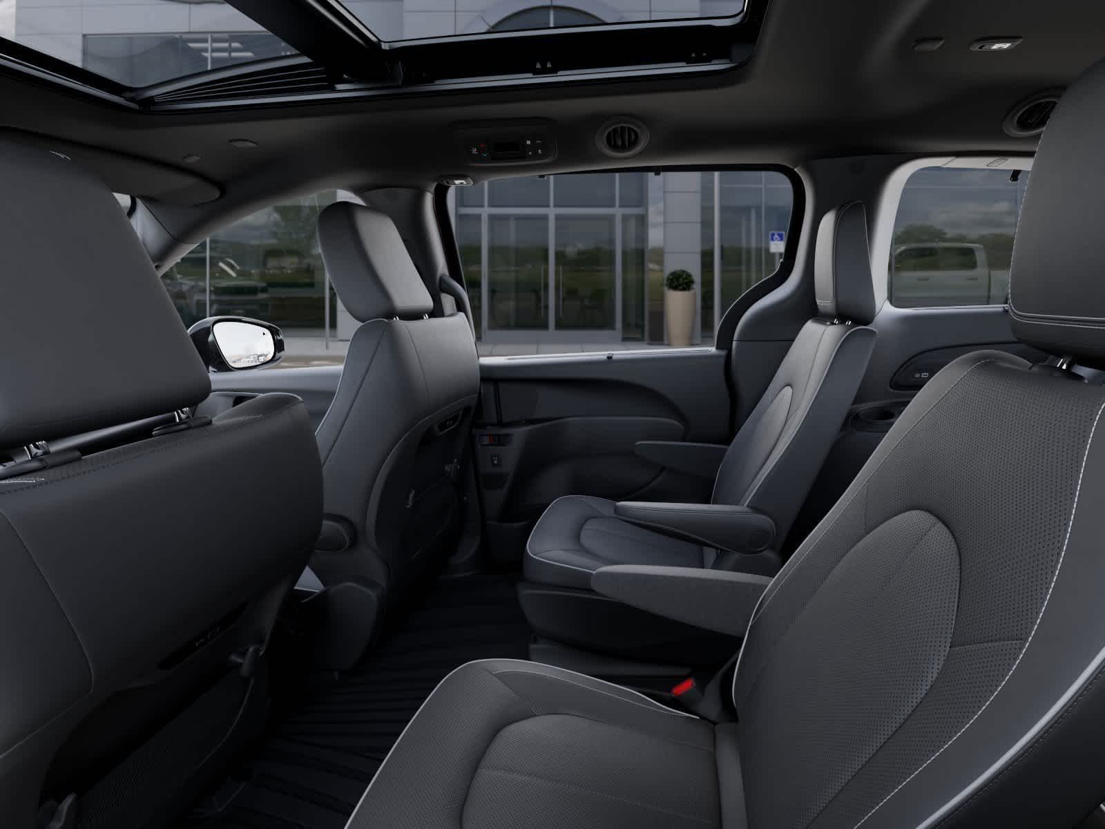 Thumbnail: 2026 Chrysler Pacifica - 10