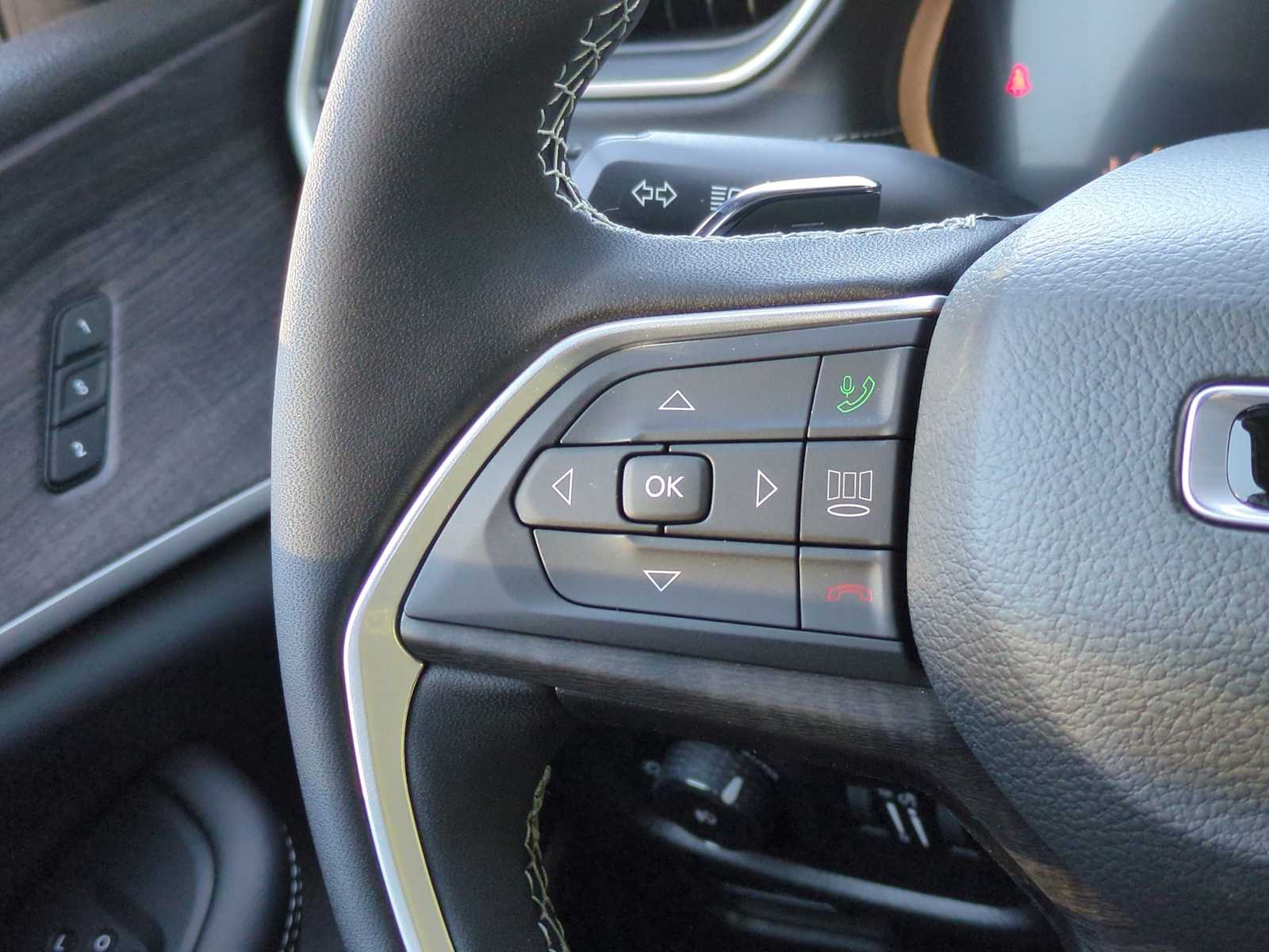 Thumbnail: 2025 Jeep Grand Cherokee - 23