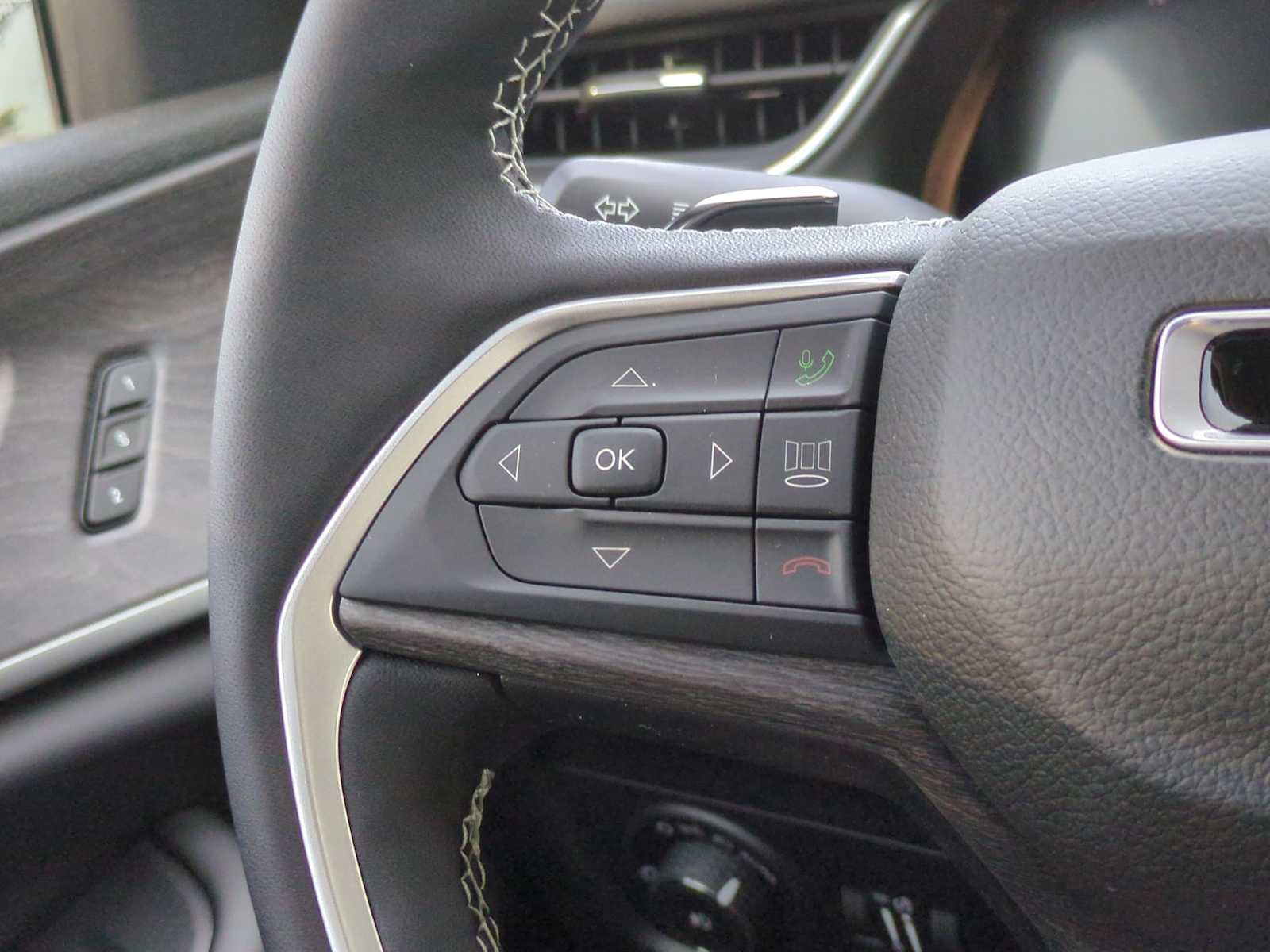 Thumbnail: 2025 Jeep Grand Cherokee - 25