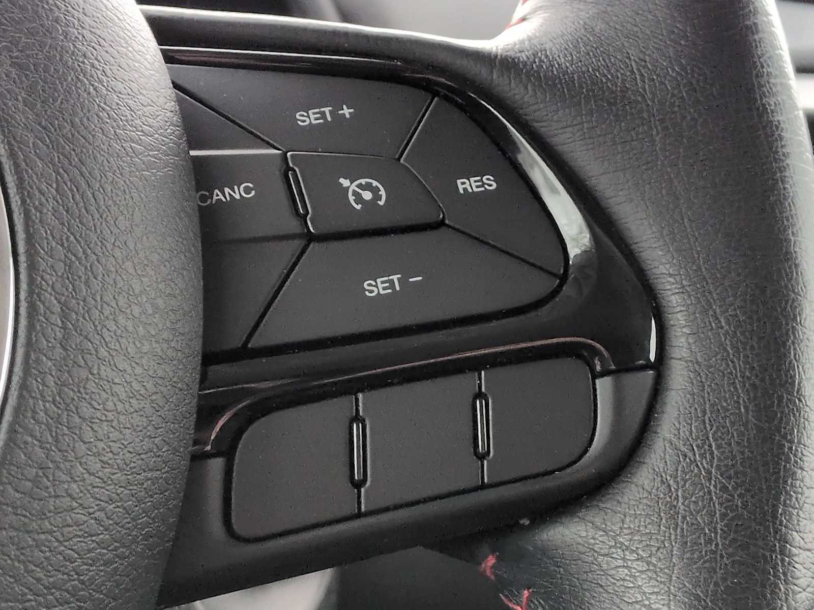Thumbnail: 2022 Jeep Renegade - 25