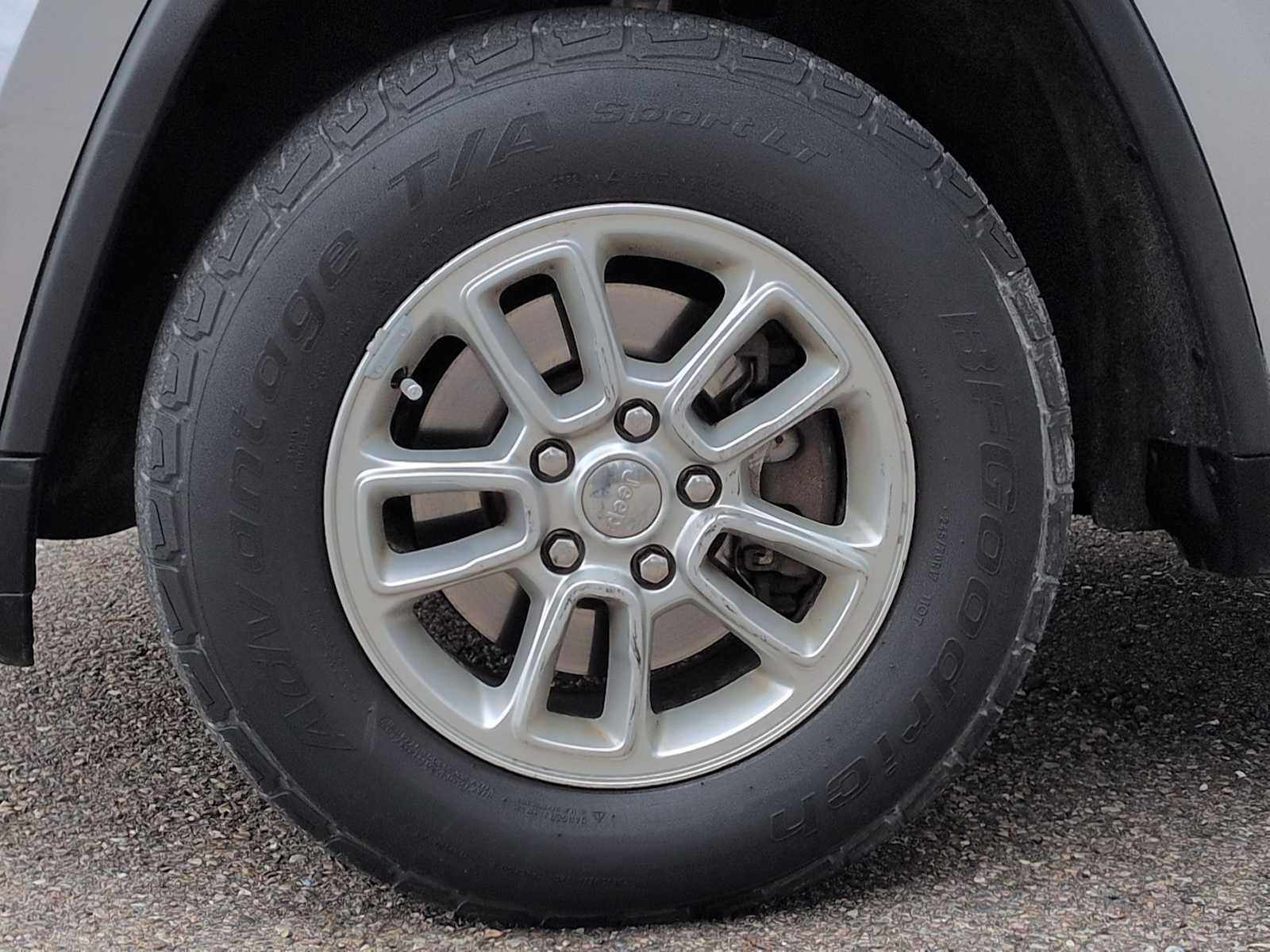 Thumbnail: 2019 Jeep Grand Cherokee - 14