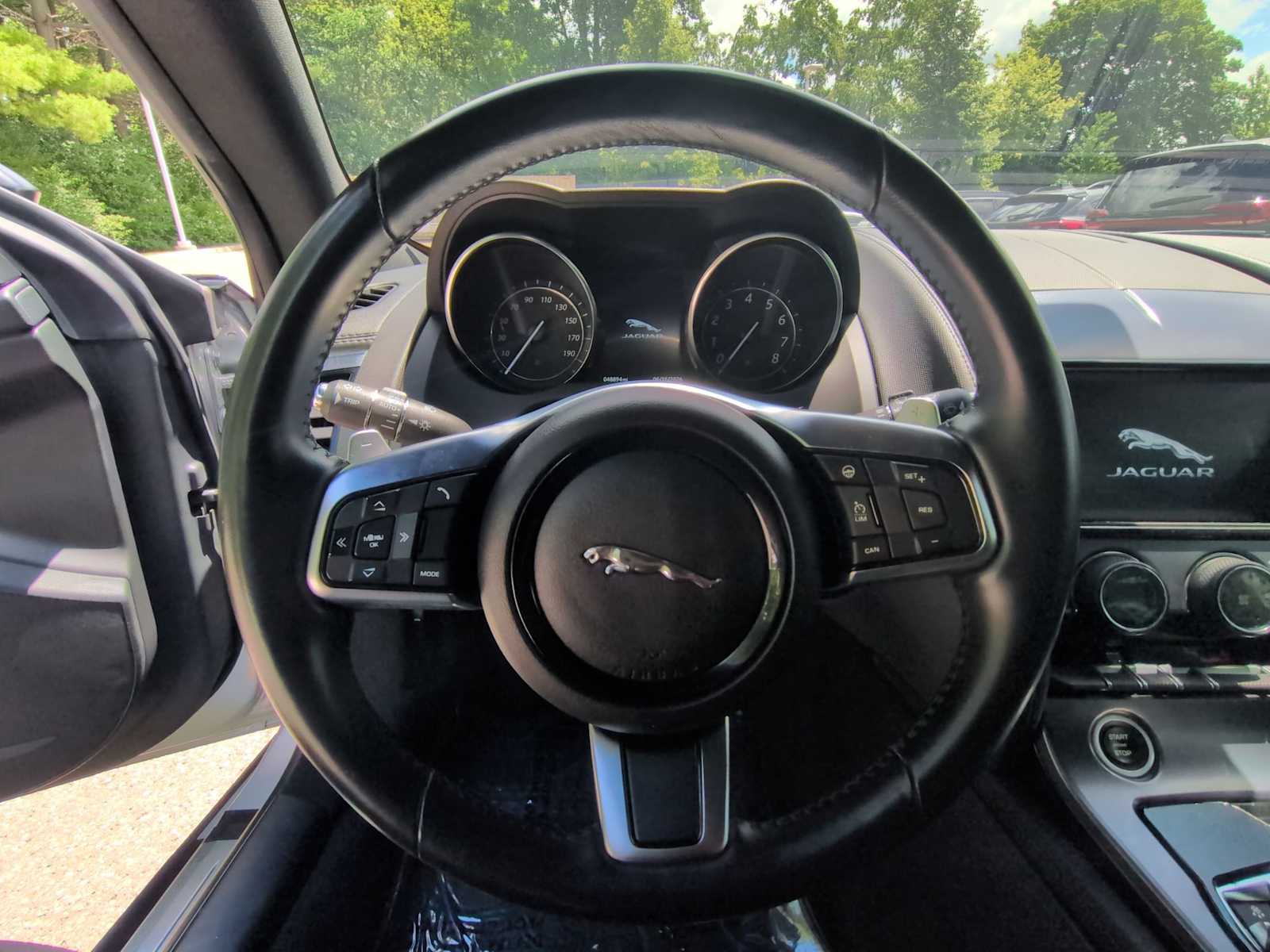 Thumbnail: 2018 Jaguar F-Type - 17