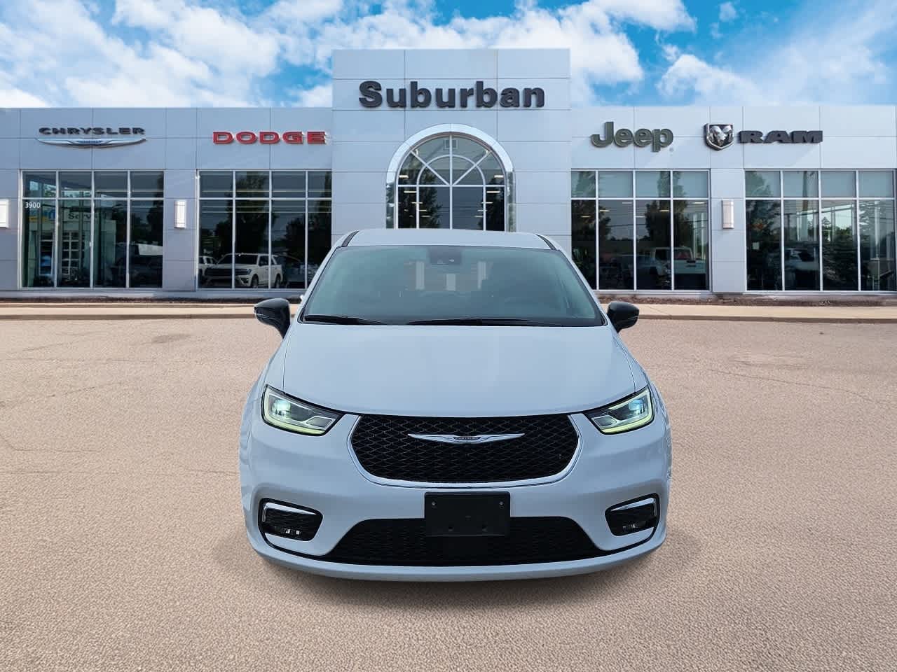 Thumbnail: 2024 Chrysler Pacifica - 3