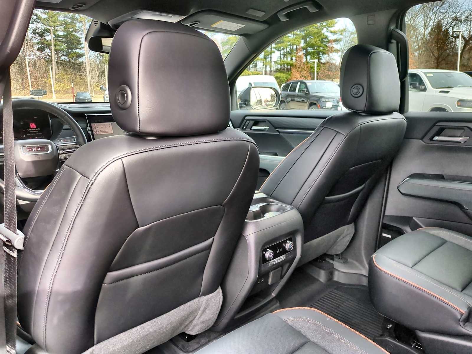 Thumbnail: 2024 GMC Acadia - 18