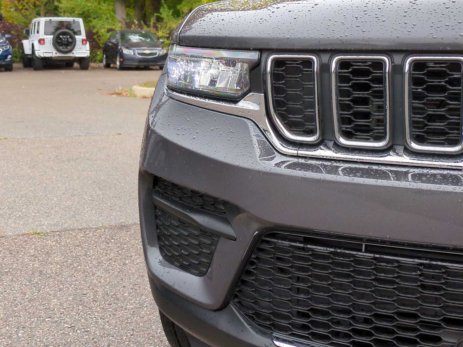 Thumbnail: 2023 Jeep Grand Cherokee - 11