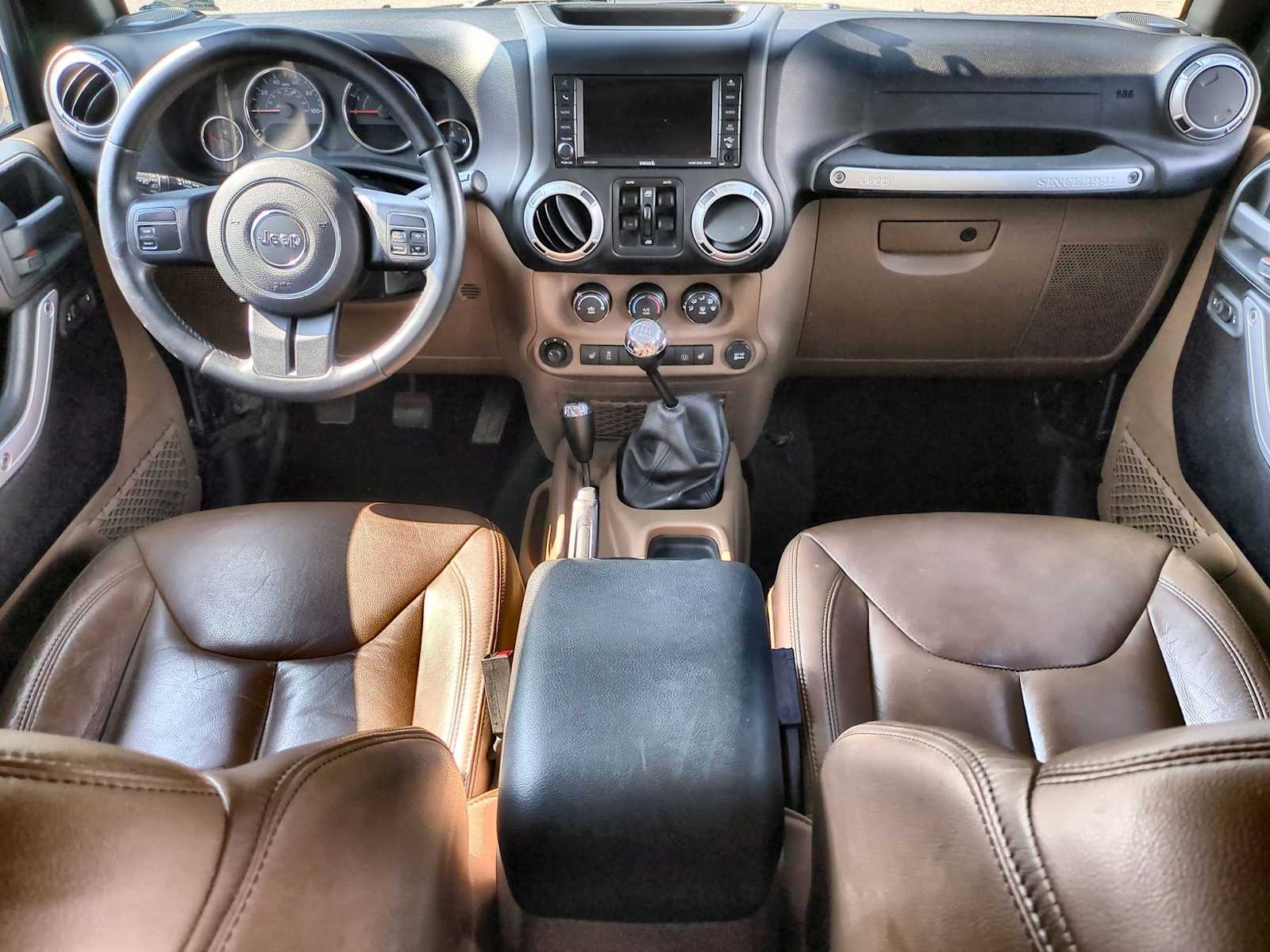2015 Jeep Wrangler Unlimited Sahara 16
