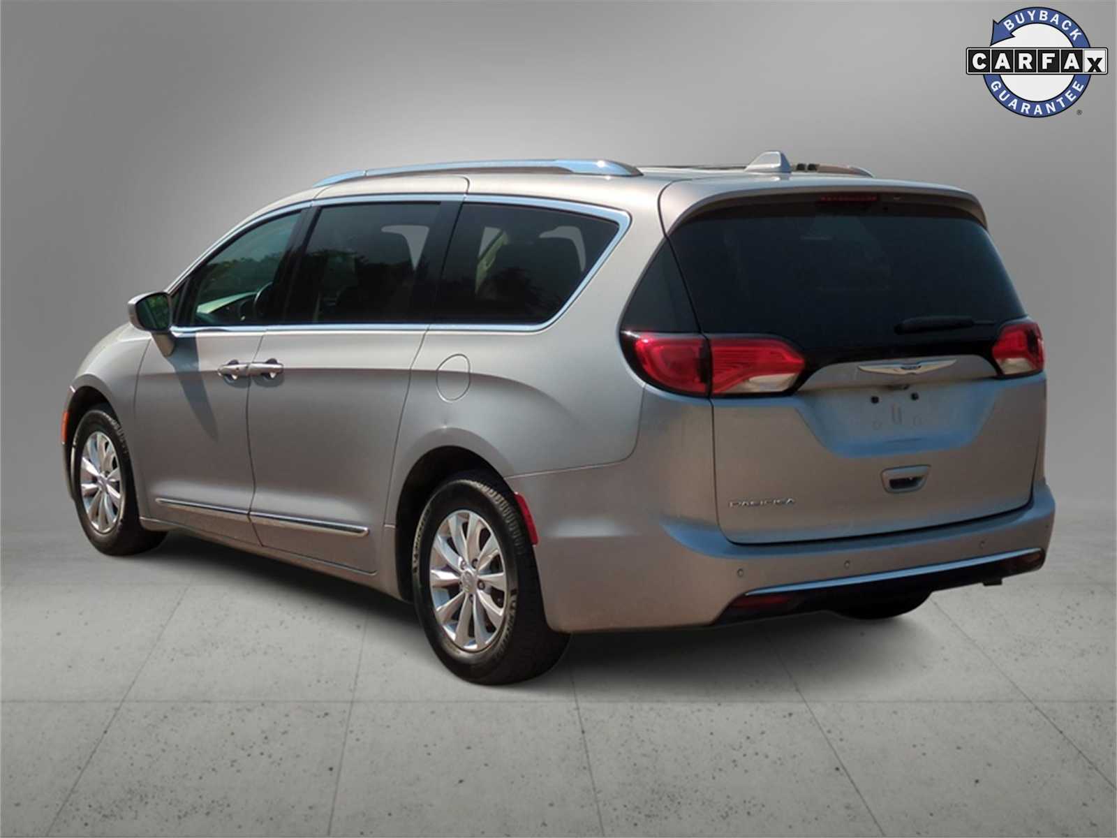 Thumbnail: 2019 Chrysler Pacifica - 6
