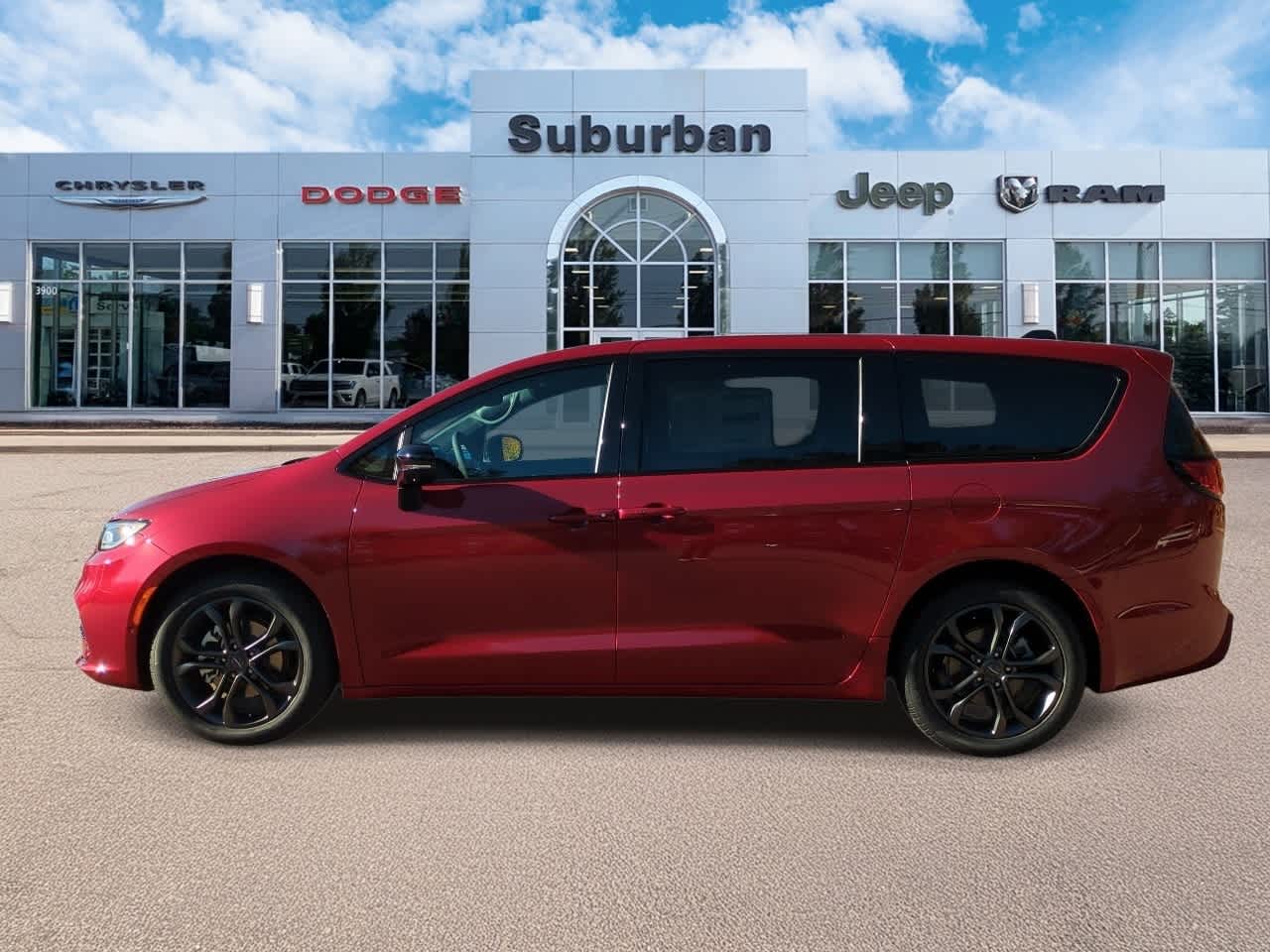 Thumbnail: 2026 Chrysler Pacifica - 5