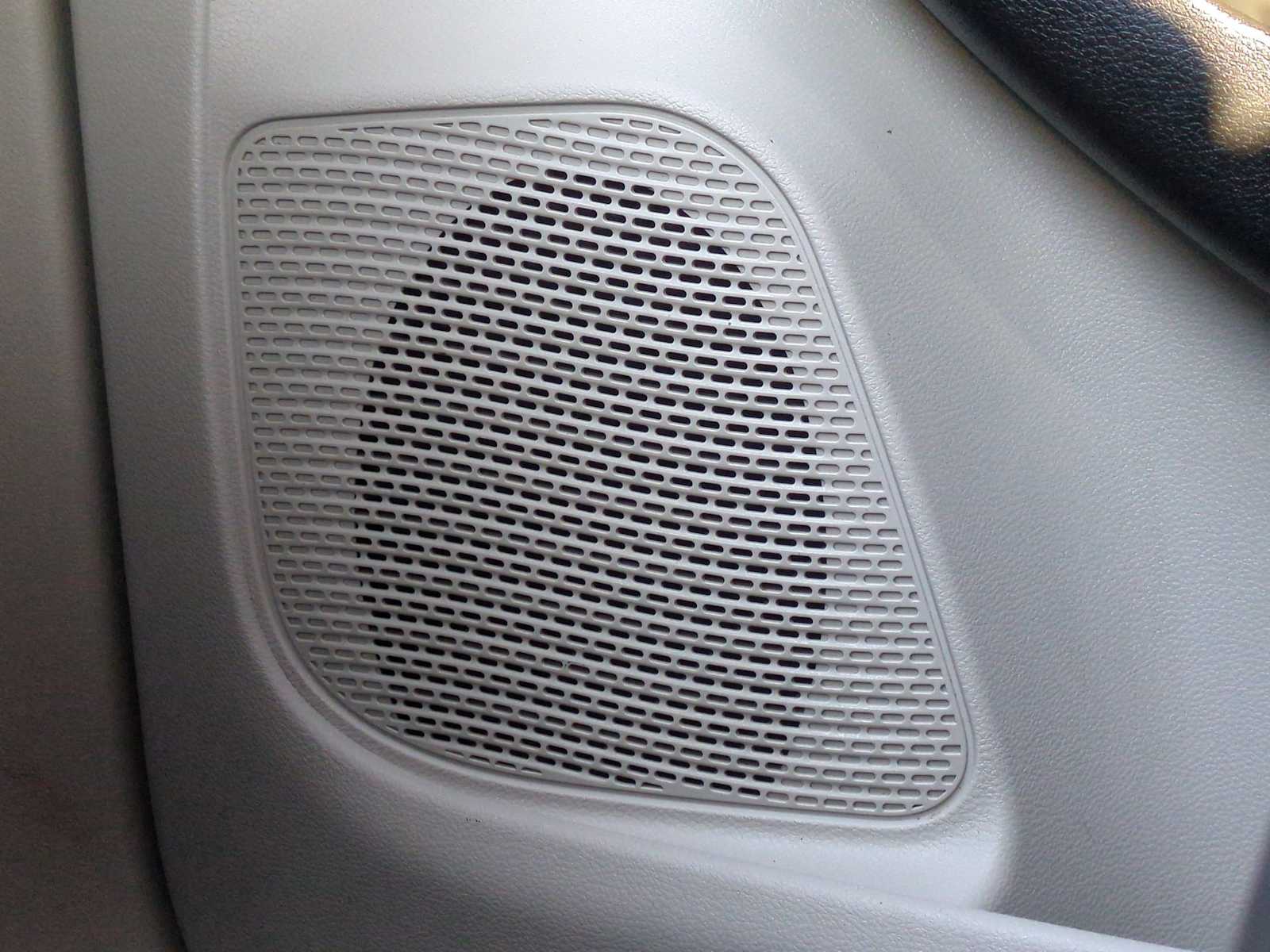 Thumbnail: 2017 Chrysler Pacifica - 30