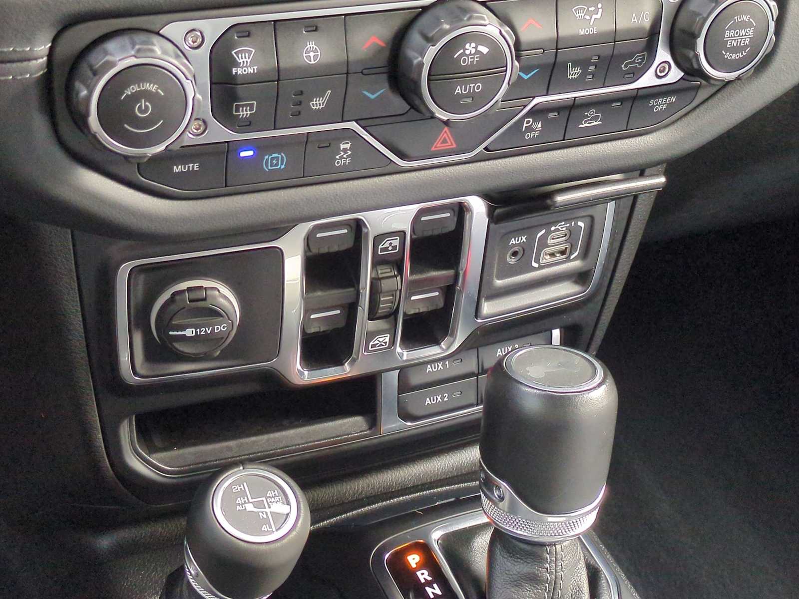 Thumbnail: 2024 Jeep Wrangler - 31