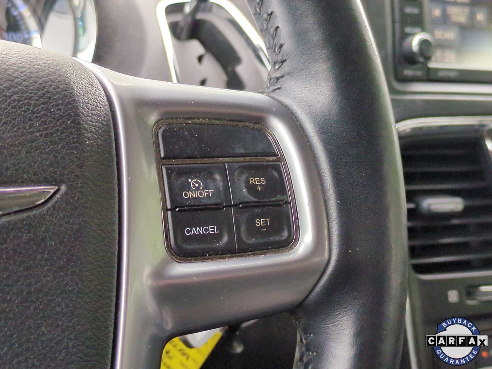 Thumbnail: 2013 Chrysler Town & Country - 26