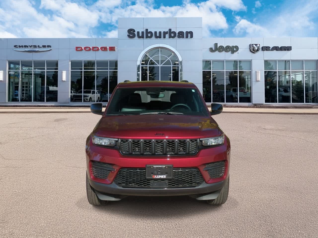 2024 Jeep Grand Cherokee Laredo photo 3