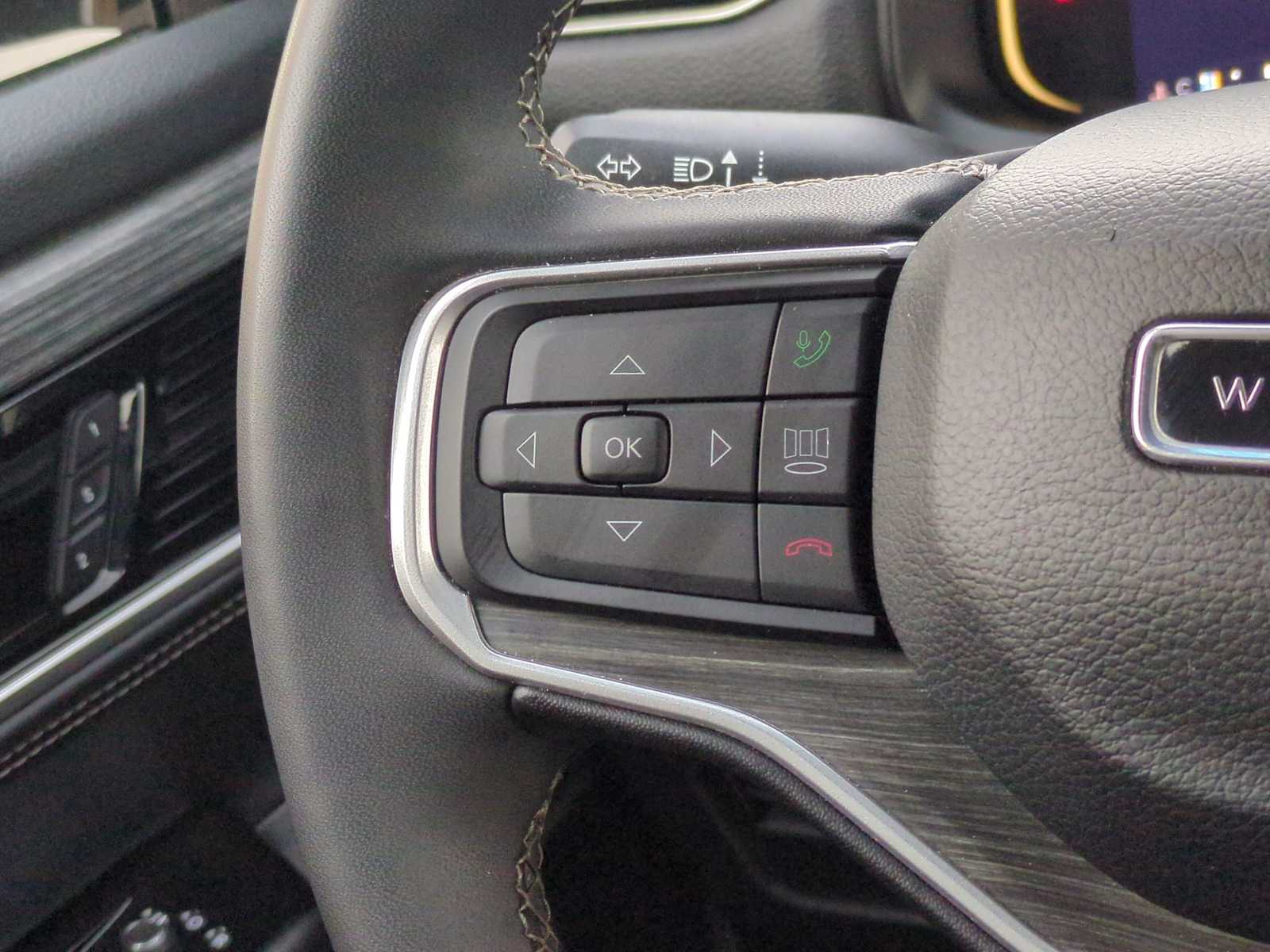 Thumbnail: 2024 Jeep Wagoneer - 23