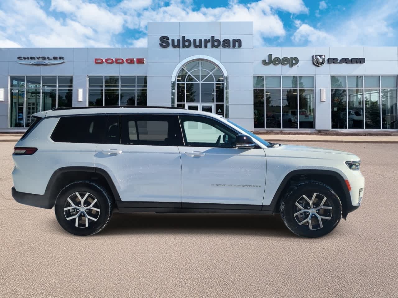 Thumbnail: 2025 Jeep Grand Cherokee L - 9