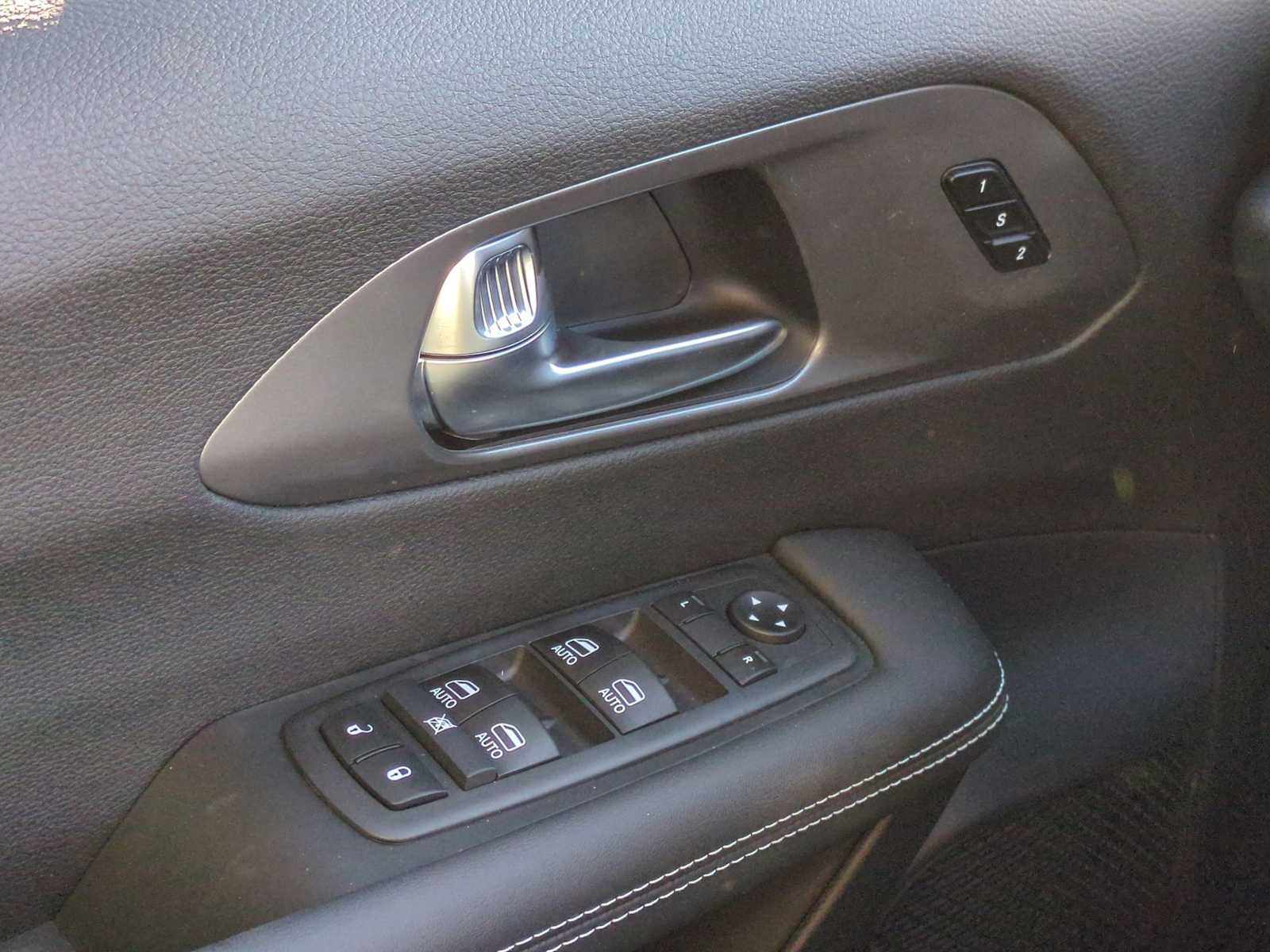 Thumbnail: 2026 Chrysler Pacifica - 36