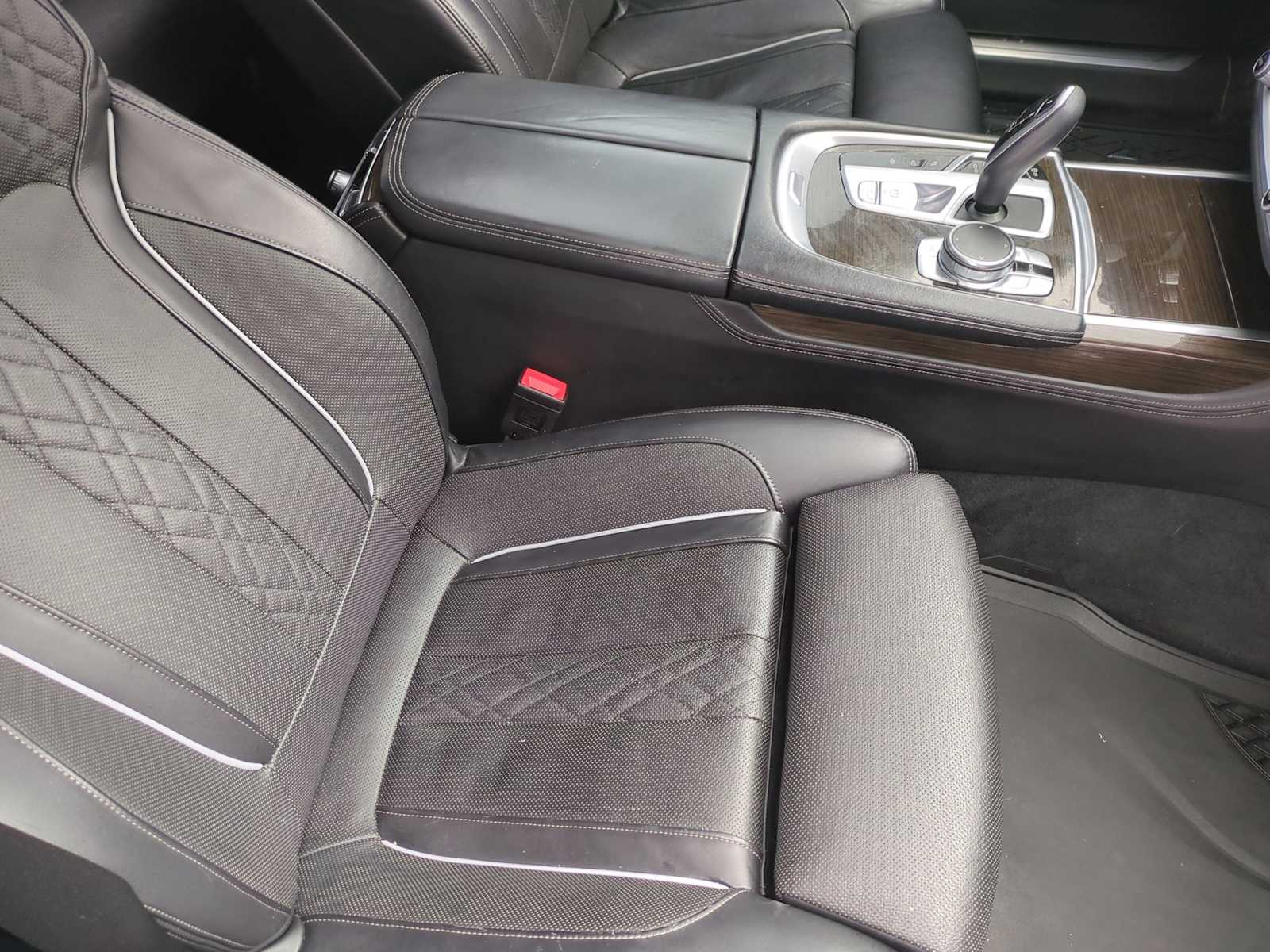 Thumbnail: 2020 BMW 7 Series - 23