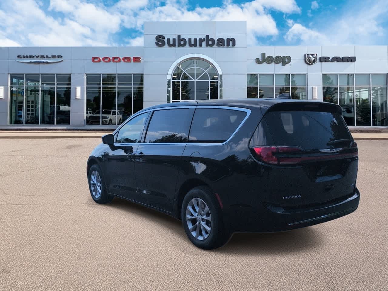 Thumbnail: 2026 Chrysler Pacifica - 6