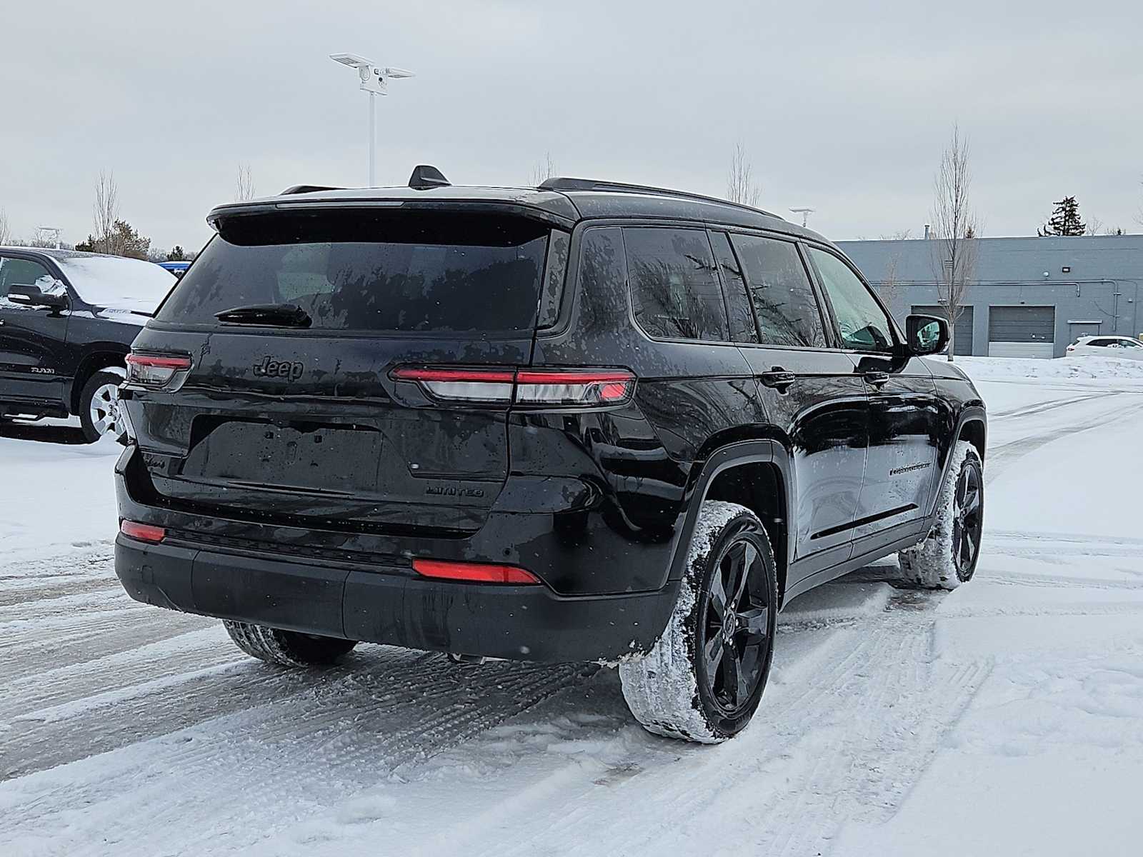 Thumbnail: 2025 Jeep Grand Cherokee L - 14