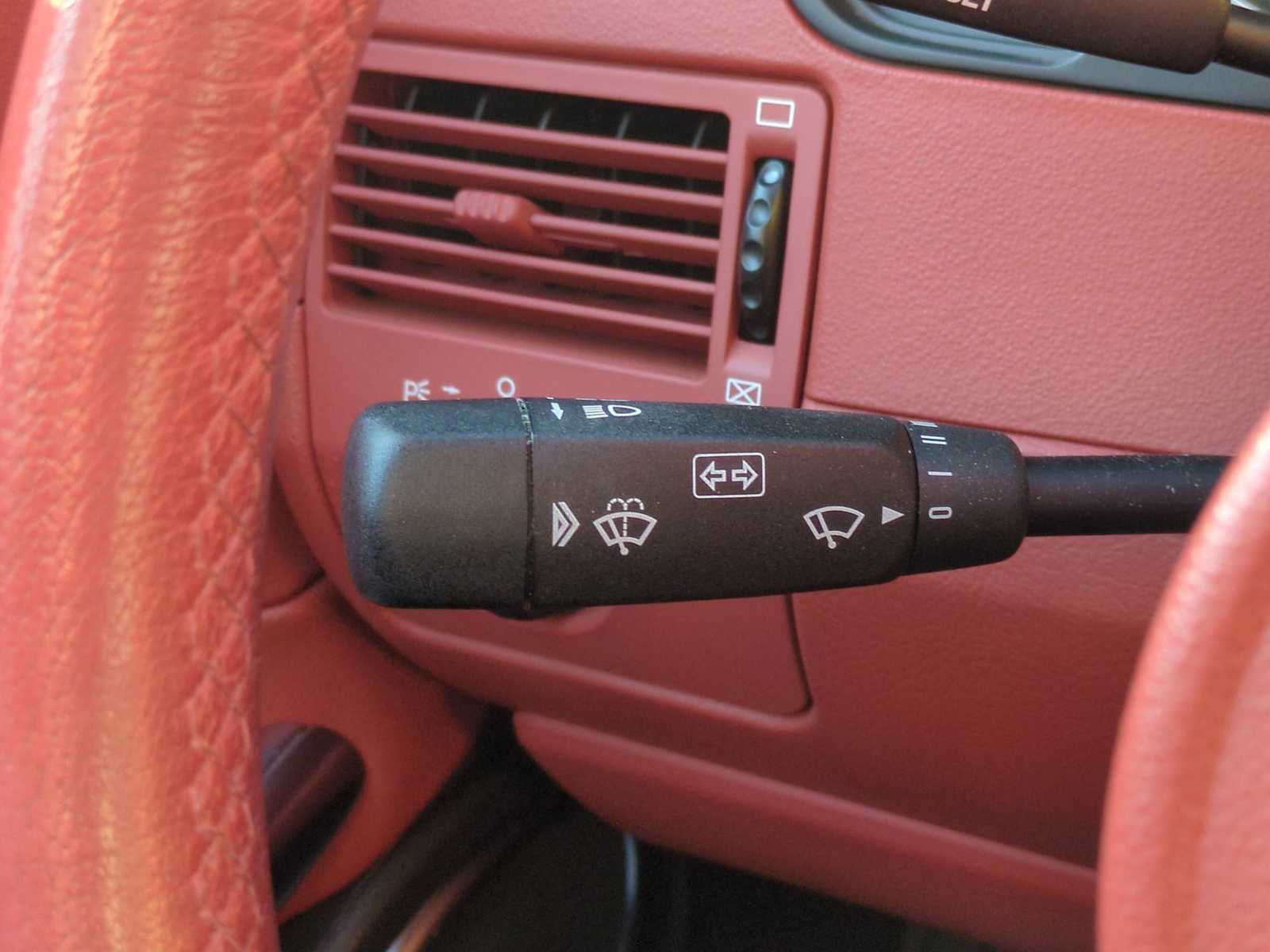 Thumbnail: 2007 Chrysler Crossfire - 21