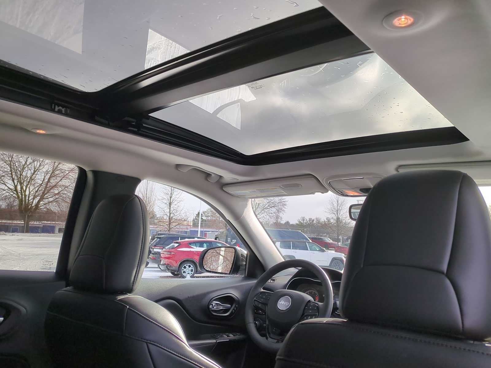 Thumbnail: 2023 Jeep Cherokee - 22