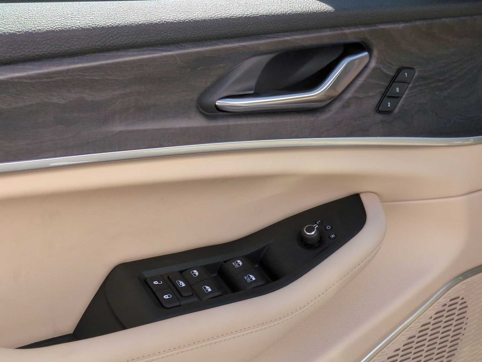 Thumbnail: 2025 Jeep Grand Cherokee - 38