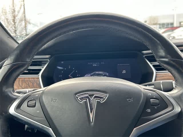 2016 Tesla Model S  23