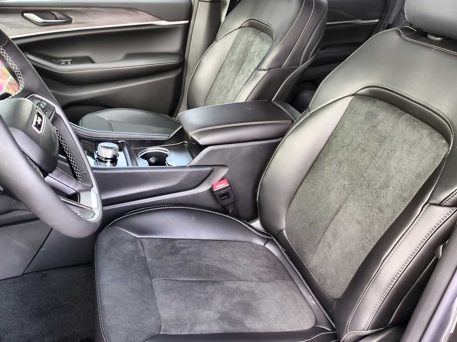 Thumbnail: 2026 Jeep Grand Cherokee - 16