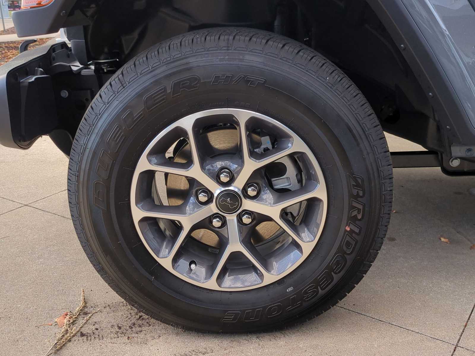 Thumbnail: 2025 Jeep Gladiator - 14