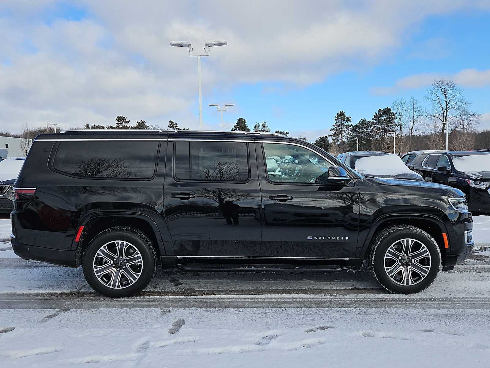 Thumbnail: 2025 Jeep Wagoneer - 15