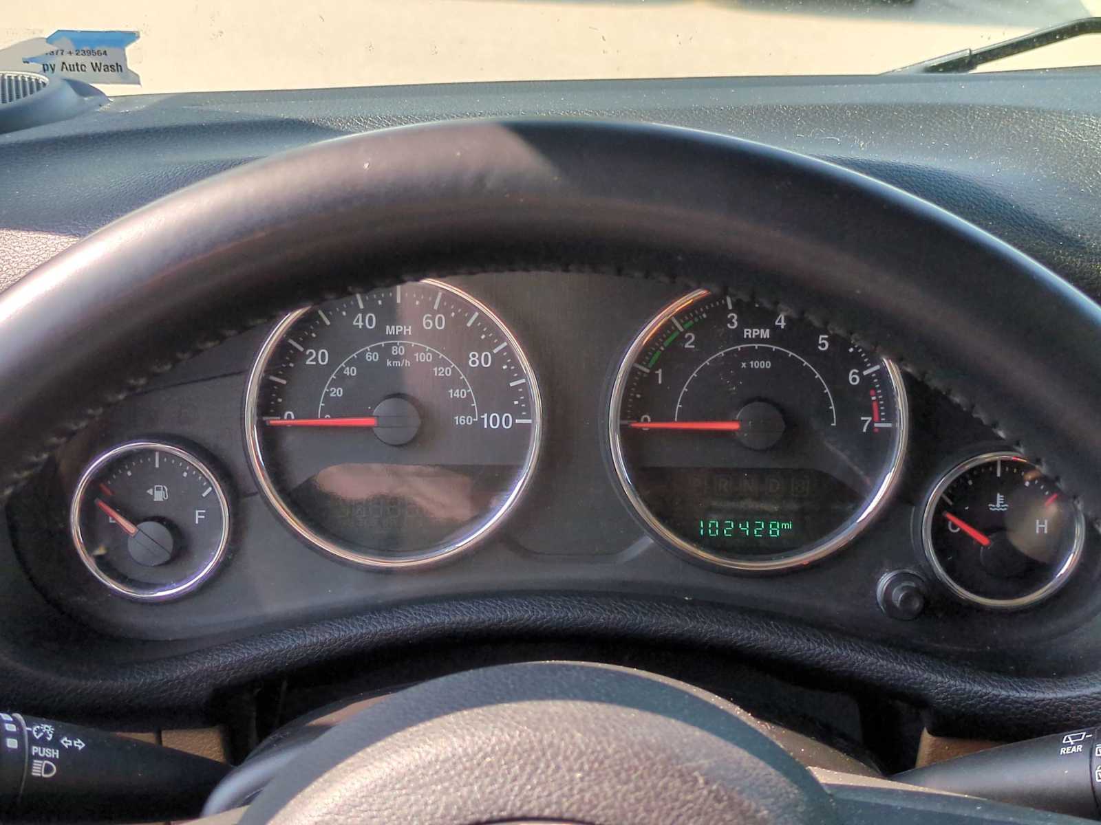 2015 Jeep Wrangler Unlimited Sahara 34