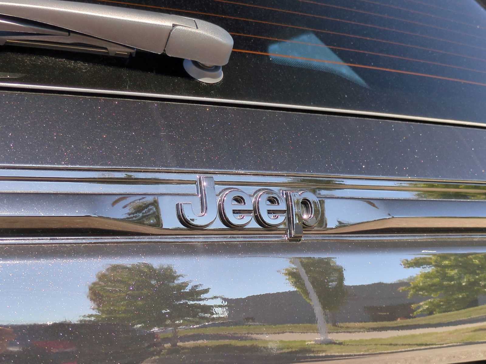 Thumbnail: 2025 Jeep Grand Cherokee - 12