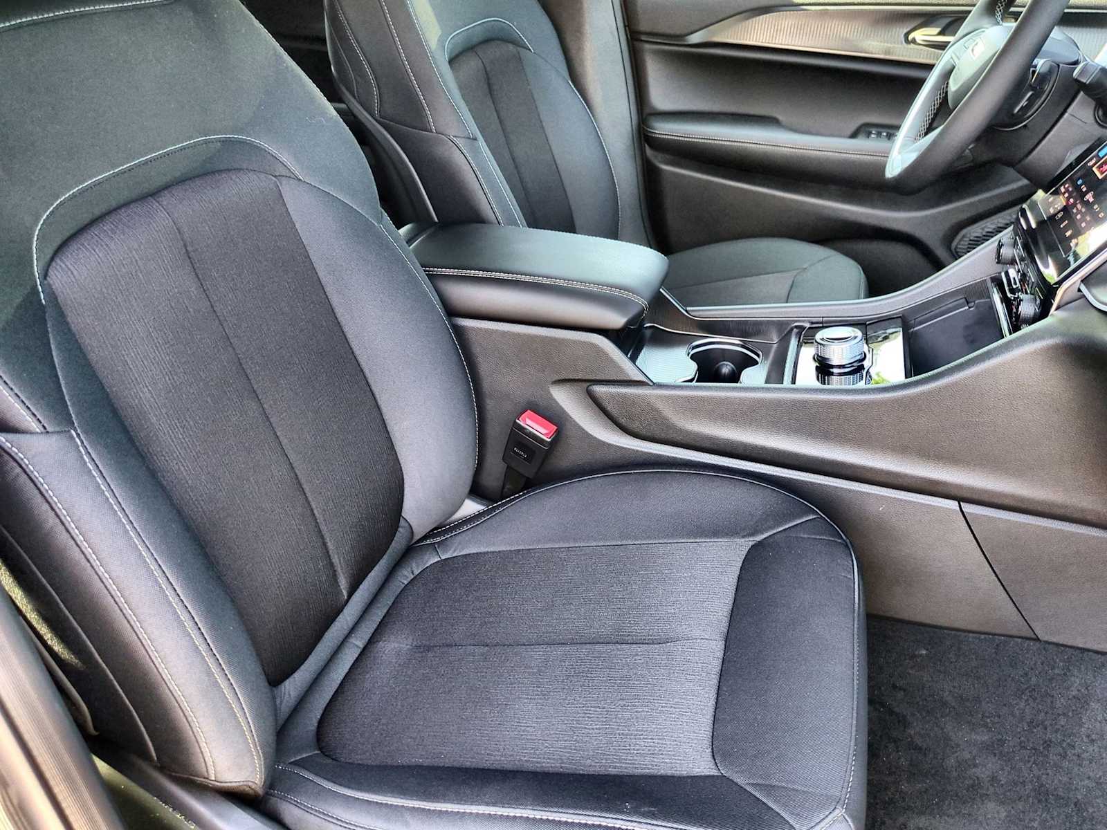 Thumbnail: 2025 Jeep Grand Cherokee L - 23