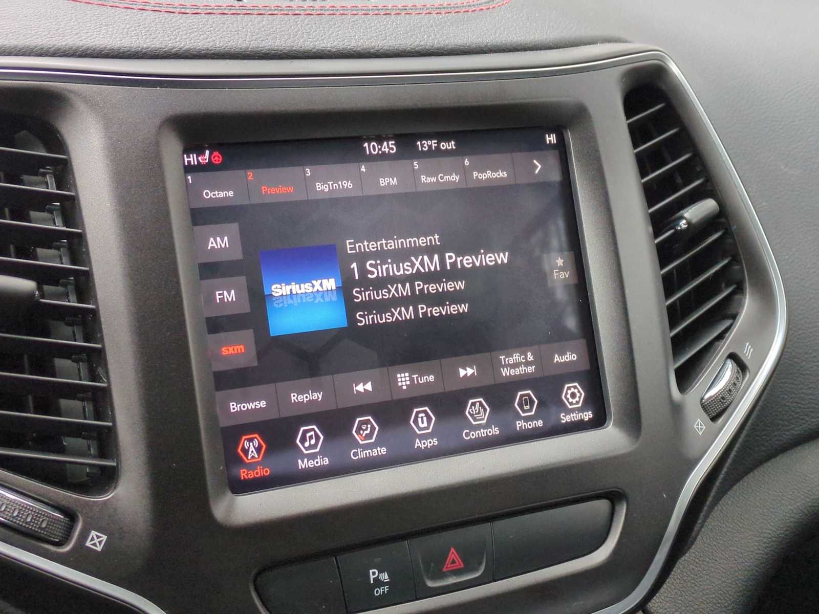 Thumbnail: 2019 Jeep Cherokee - 28