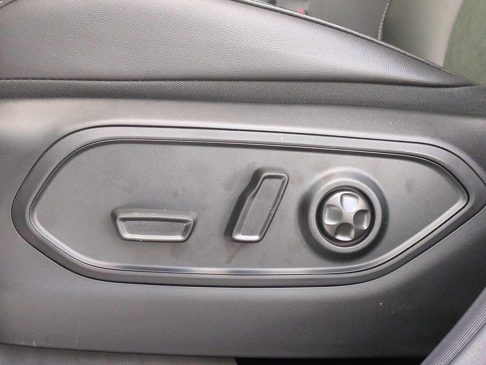 Thumbnail: 2026 Jeep Grand Cherokee - 17