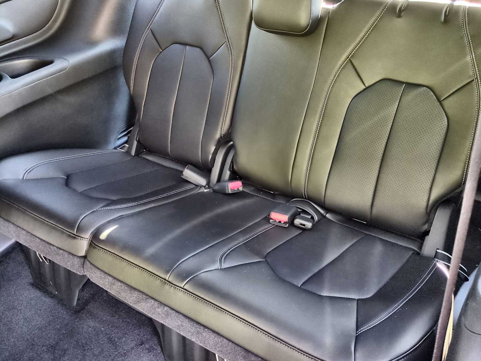 Thumbnail: 2026 Chrysler Pacifica - 36